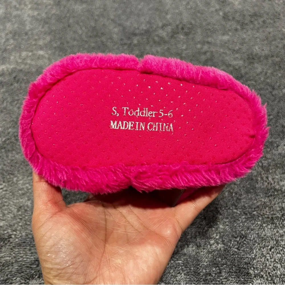 Disney Minnie Mouse toddler girls' slippers in hot pink size 5-6 NWOT
